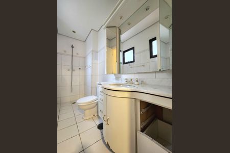 Apartamento à venda com 198m², 3 quartos e 3 vagasBanheiro da Suíte 1