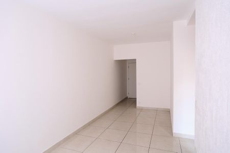 Apartamento para alugar com 72m², 2 quartos e 1 vagaSala