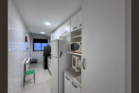 Apartamento à venda com 180m², 3 quartos e 2 vagasCozinha 