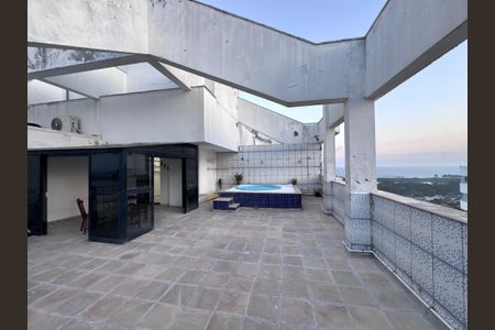 Apartamento à venda com 180m², 3 quartos e 2 vagasCobertura