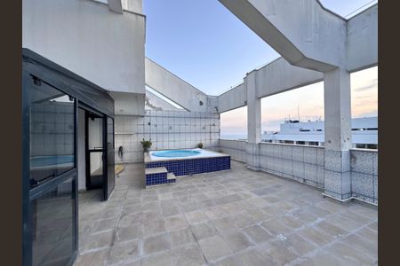 Apartamento à venda com 180m², 3 quartos e 2 vagasCobertura