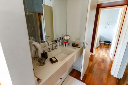 Apartamento para alugar com 104m², 2 quartos e 2 vagas Apartamento para alugar com 104m², 2 quartos e 2 vagasBanheiro da Suíte 2