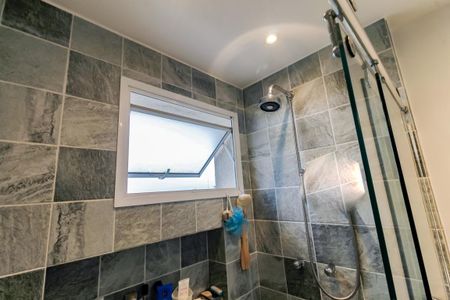 Apartamento para alugar com 104m², 2 quartos e 2 vagas Apartamento para alugar com 104m², 2 quartos e 2 vagasBanheiro da Suíte 2