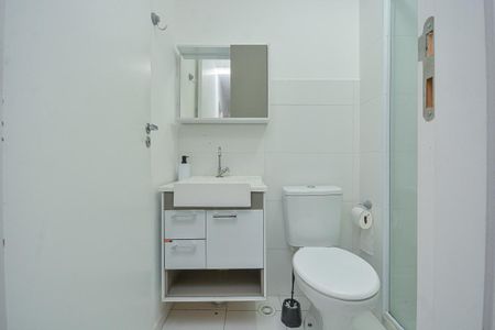 Banheiro de apartamento para alugar com 2 quartos, 41m² em Vila Isa, São Paulo