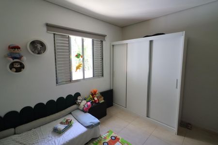 Quarto de casa à venda com 2 quartos, 125m² em Vila Osasco, Osasco