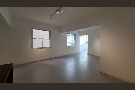 Apartamento à venda com 129m², 3 quartos e 1 vagaFoto 01
