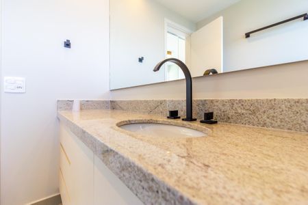 Apartamento à venda com 86m², 2 quartos e 1 vaga Apartamento à venda com 86m², 2 quartos e 1 vagaBanheiro da Suíte 2