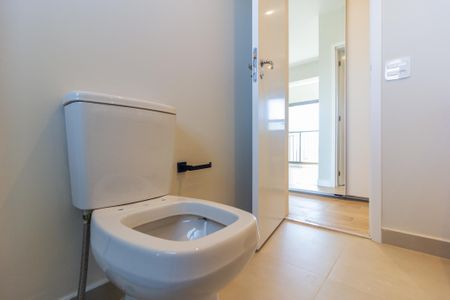 Apartamento à venda com 86m², 2 quartos e 1 vaga Apartamento à venda com 86m², 2 quartos e 1 vagaBanheiro da Suíte 2