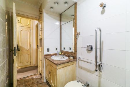 Apartamento à venda com 250m², 3 quartos e 3 vagasBanheiro Social