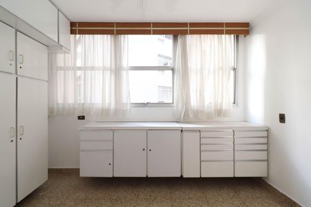 Apartamento para alugar com 250m², 3 quartos e 3 vagasQuarto de Serviço