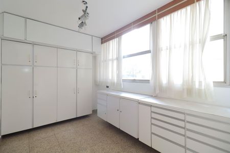 Apartamento para alugar com 250m², 3 quartos e 3 vagasQuarto de Serviço