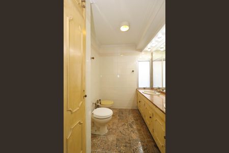 Apartamento para alugar com 250m², 3 quartos e 3 vagasBanheiro da Suíte