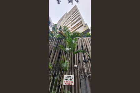 Apartamento para alugar com 250m², 3 quartos e 3 vagasFachada