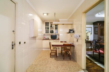 Apartamento à venda com 250m², 3 quartos e 3 vagasCozinha