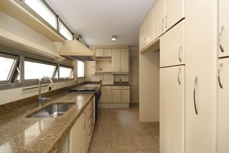 Apartamento para alugar com 250m², 3 quartos e 3 vagasCozinha