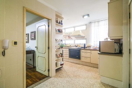 Apartamento à venda com 250m², 3 quartos e 3 vagasCozinha