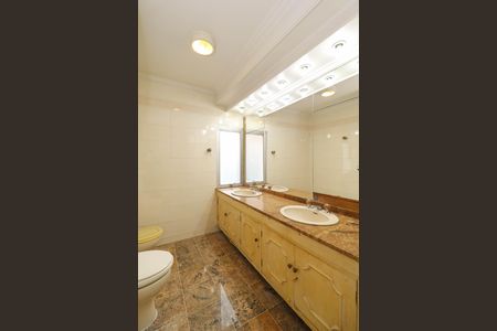 Apartamento para alugar com 250m², 3 quartos e 3 vagasBanheiro da Suíte