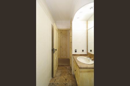 Apartamento para alugar com 250m², 3 quartos e 3 vagasBanheiro social