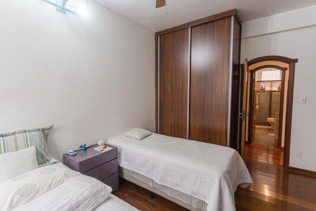 Apartamento à venda com 300m², 4 quartos e 4 vagasQuarto 2