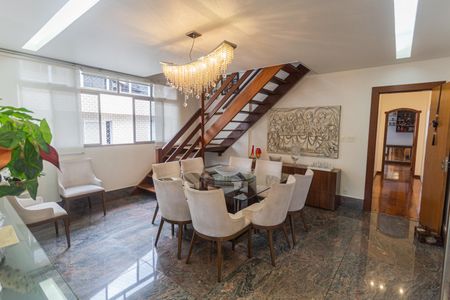 Apartamento à venda com 300m², 4 quartos e 4 vagasCopa