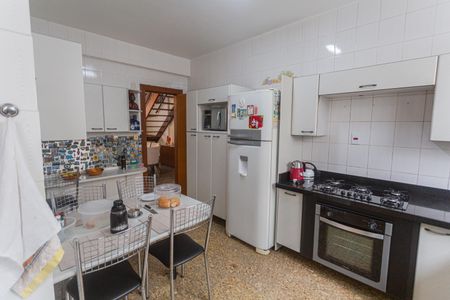 Apartamento à venda com 300m², 4 quartos e 4 vagasCozinha