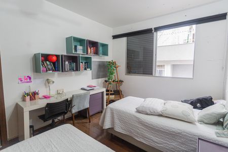 Apartamento à venda com 300m², 4 quartos e 4 vagasQuarto 2