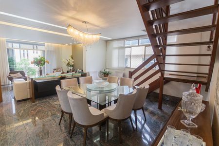 Apartamento à venda com 300m², 4 quartos e 4 vagasCopa