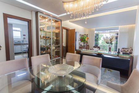 Apartamento à venda com 300m², 4 quartos e 4 vagasCopa