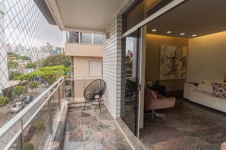 Apartamento à venda com 300m², 4 quartos e 4 vagasVaranda na Sala 1