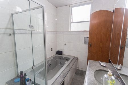 Apartamento à venda com 300m², 4 quartos e 4 vagasBanheiro da Suíte 1