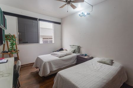 Apartamento à venda com 300m², 4 quartos e 4 vagasQuarto 2