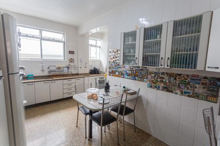 Apartamento à venda com 300m², 4 quartos e 4 vagasCozinha