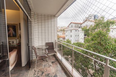 Apartamento à venda com 300m², 4 quartos e 4 vagasVaranda na Sala 1