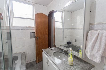 Apartamento à venda com 300m², 4 quartos e 4 vagasBanheiro da Suíte 1