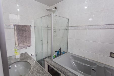 Apartamento à venda com 300m², 4 quartos e 4 vagasBanheiro da Suíte 1
