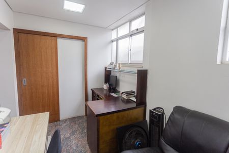 Apartamento à venda com 300m², 4 quartos e 4 vagasEscritório