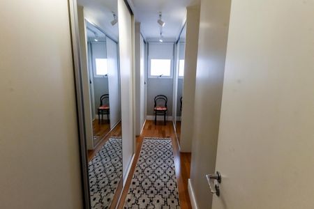 Apartamento à venda com 177m², 3 quartos e 2 vagas Apartamento à venda com 177m², 3 quartos e 2 vagasCloset da suíte 1