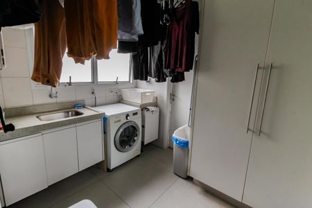 Apartamento à venda com 177m², 3 quartos e 2 vagas Apartamento à venda com 177m², 3 quartos e 2 vagasÁrea de Serviço
