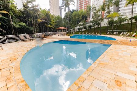 Apartamento à venda com 177m², 3 quartos e 2 vagas Apartamento à venda com 177m², 3 quartos e 2 vagasÁrea comum - Piscina