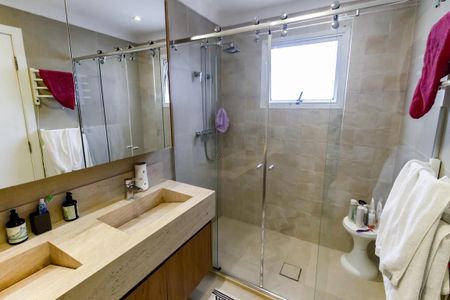 Apartamento à venda com 177m², 3 quartos e 2 vagas Apartamento à venda com 177m², 3 quartos e 2 vagasBanheiro da Suíte 1
