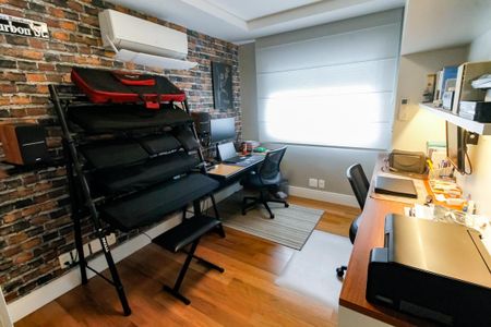 Apartamento à venda com 177m², 3 quartos e 2 vagas Apartamento à venda com 177m², 3 quartos e 2 vagasEscritório