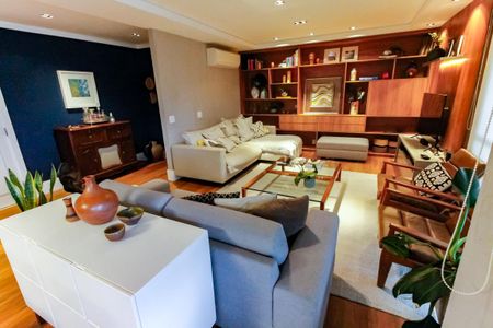 Apartamento à venda com 177m², 3 quartos e 2 vagas Apartamento à venda com 177m², 3 quartos e 2 vagasSala