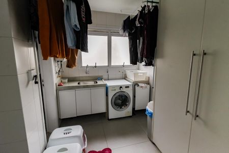 Apartamento à venda com 177m², 3 quartos e 2 vagas Apartamento à venda com 177m², 3 quartos e 2 vagasÁrea de Serviço