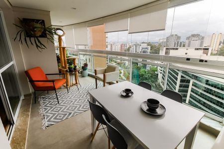 Apartamento à venda com 177m², 3 quartos e 2 vagas Apartamento à venda com 177m², 3 quartos e 2 vagasVaranda gourmet
