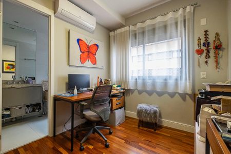 Apartamento à venda com 164m², 3 quartos e 2 vagasSuíte 2