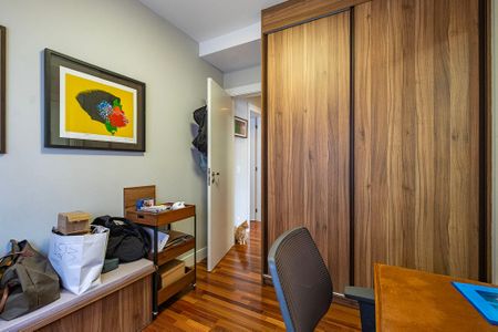 Apartamento à venda com 164m², 3 quartos e 2 vagasSuíte 2