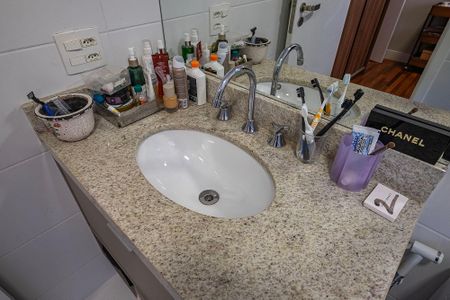 Apartamento à venda com 164m², 3 quartos e 2 vagasBanheiro da Suíte 2