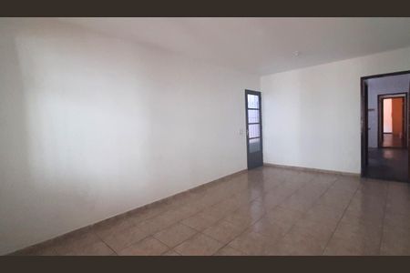 Casa à venda com 160m², 3 quartos e 3 vagas Casa à venda com 160m², 3 quartos e 3 vagasQuarto