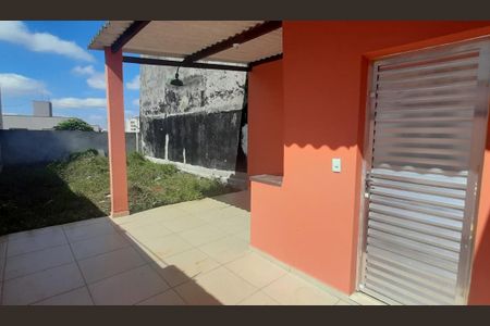 Casa à venda com 160m², 3 quartos e 3 vagas Casa à venda com 160m², 3 quartos e 3 vagasÁrea externa
