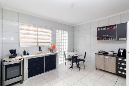 Casa à venda com 144m², 3 quartos e 2 vagas Casa à venda com 144m², 3 quartos e 2 vagasCozinha